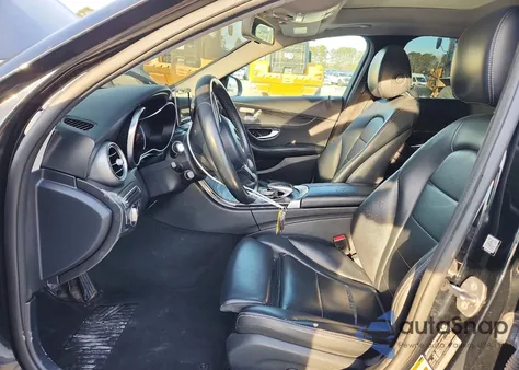 2016 Mercedes-Benz C 300 4Matic z USA, uszkodzony, nr VIN 55SWF4KB2GU163693